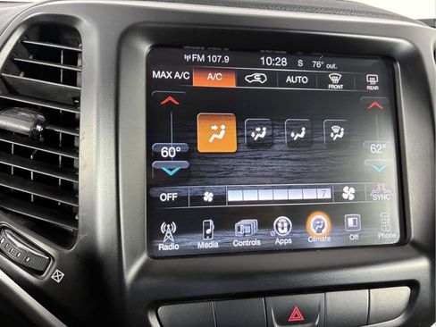 Used 2014 Jeep Cherokee Latitude w/ Comfort/Convenience Group AWD/4WD image 91