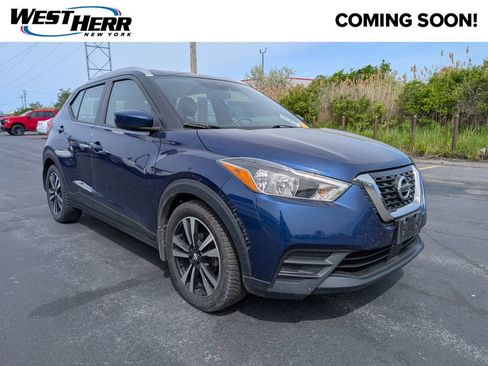 Used 2020 Nissan Kicks SV FWD image 1