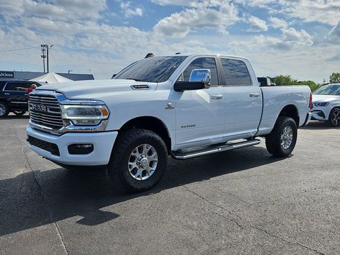 Used 2023 RAM 2500 Laramie AWD/4WD image 2