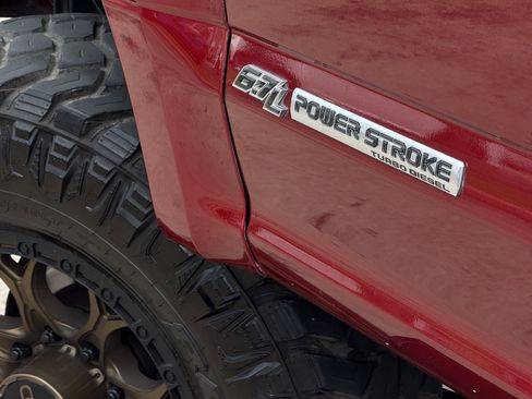 Used 2017 Ford F250 Lariat w/ Lariat Ultimate Package image 11