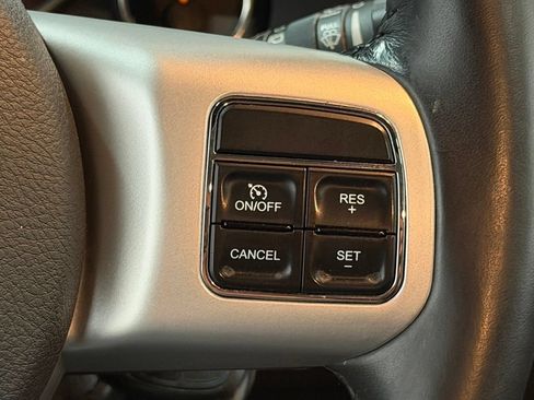 Used 2014 Jeep Compass Latitude w/ Sun/Sound Group AWD/4WD image 33