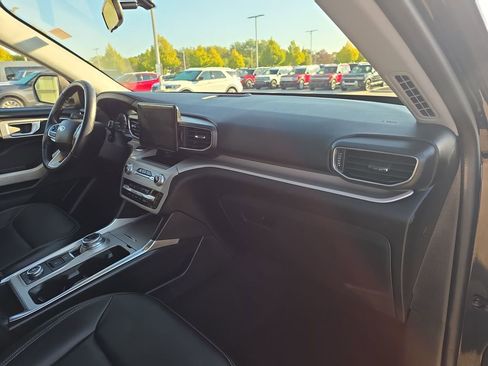 Used 2023 Ford Explorer XLT w/ Equipment Group 202A image 16