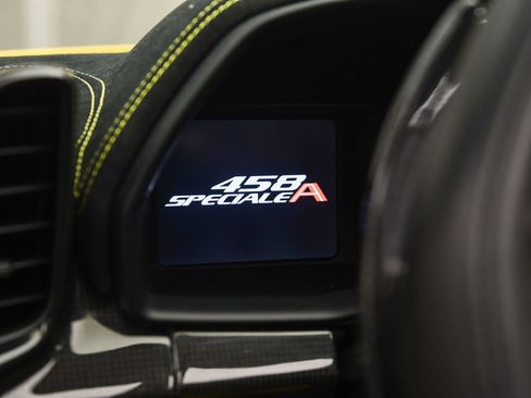 Used 2015 Ferrari 458 Speciale A image 40