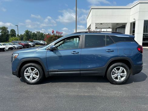 Used 2024 GMC Terrain SLE w/ Driver Convenience Package AWD/4WD image 8