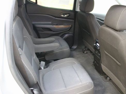 Used 2020 GMC Acadia SLE image 9