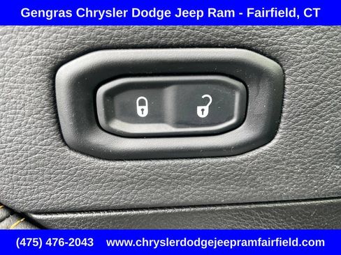 Used 2024 Jeep Wrangler Unlimited Sahara AWD/4WD image 45