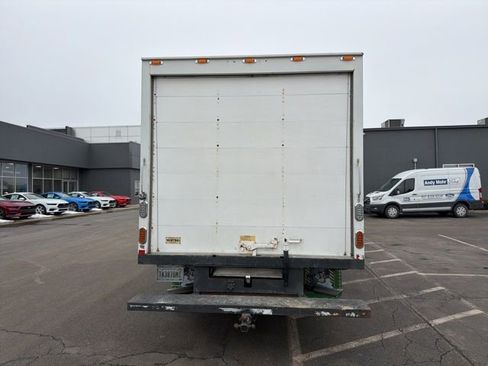 Used 2017 Chevrolet Express 3500 image 7