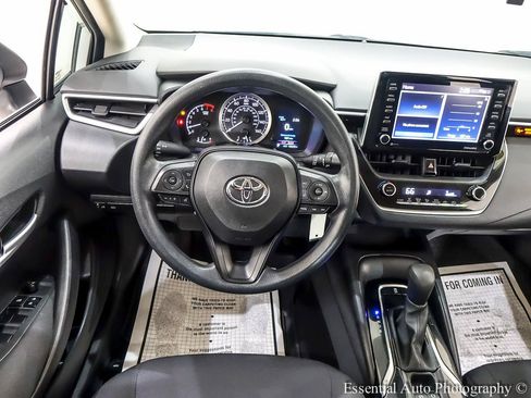 Used 2021 Toyota Corolla LE FWD image 16
