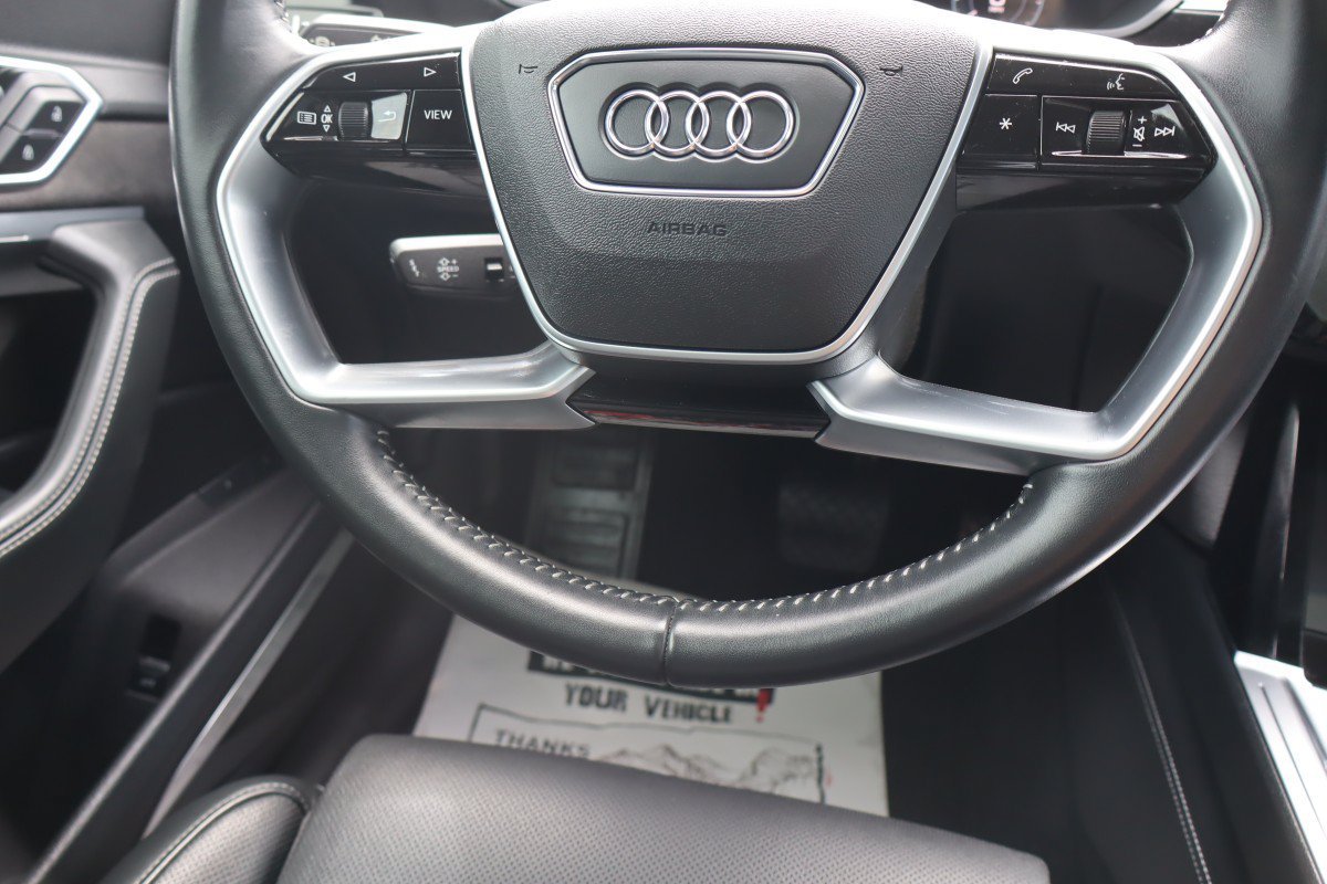 Used 2021 Audi e-tron Prestige w/ Prestige Package AWD/4WD image 19