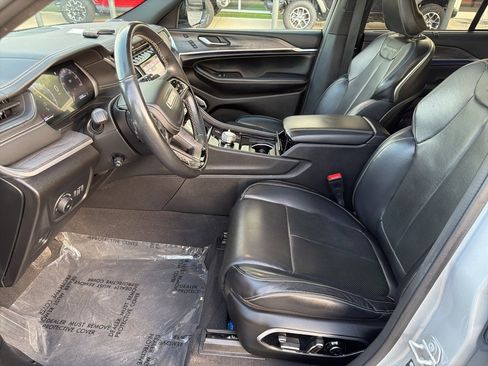 Certified 2022 Jeep Grand Cherokee Overland w/ Adv Protech Group III image 8