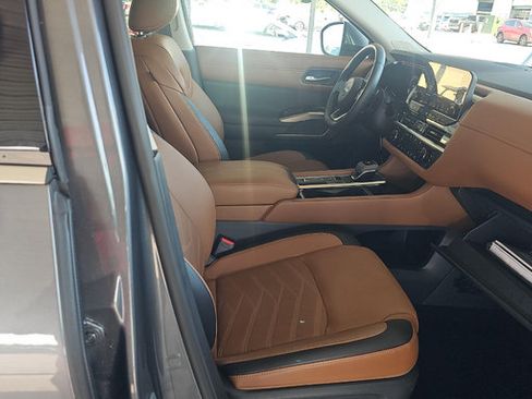 Used 2025 Nissan Pathfinder Platinum w/ Cargo Package FWD image 8