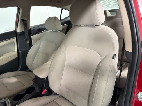 Used 2019 Hyundai Elantra SEL FWD image 11