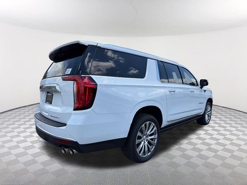 Used 2023 GMC Yukon XL Denali AWD/4WD image 5