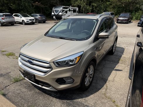 Used 2017 Ford Escape Titanium AWD/4WD image 6