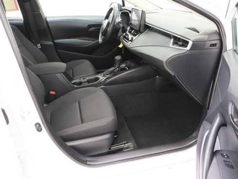 Used 2024 Toyota Corolla LE FWD image 33