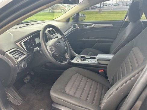 Used 2020 Ford Fusion SE FWD image 11