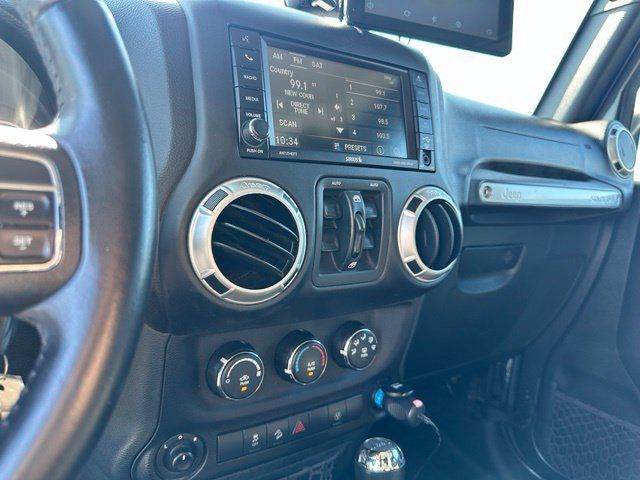 Used 2017 Jeep Wrangler Unlimited Sahara AWD/4WD image 17