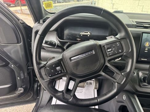 Used 2025 Land Rover Defender 110 V8 AWD/4WD image 30