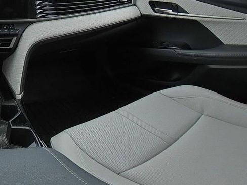 Used 2025 Toyota Camry XLE AWD/4WD image 23