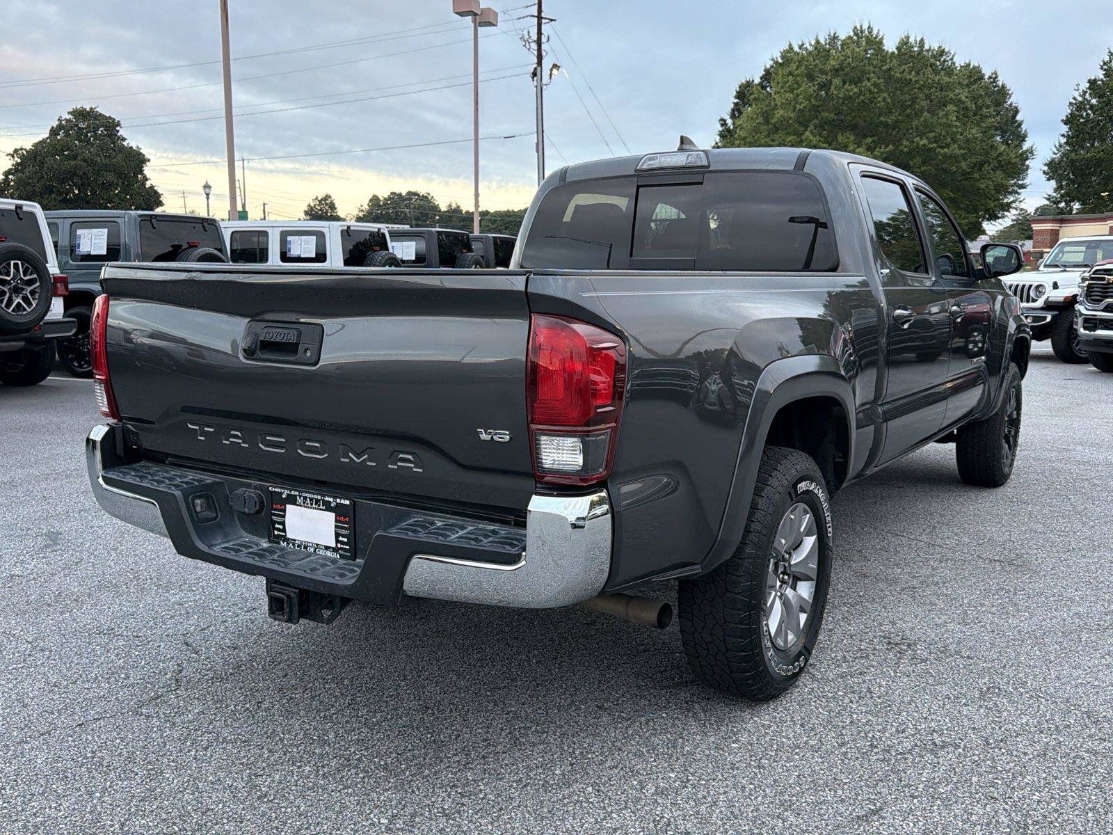 Used 2019 Toyota Tacoma SR5 RWD image 5