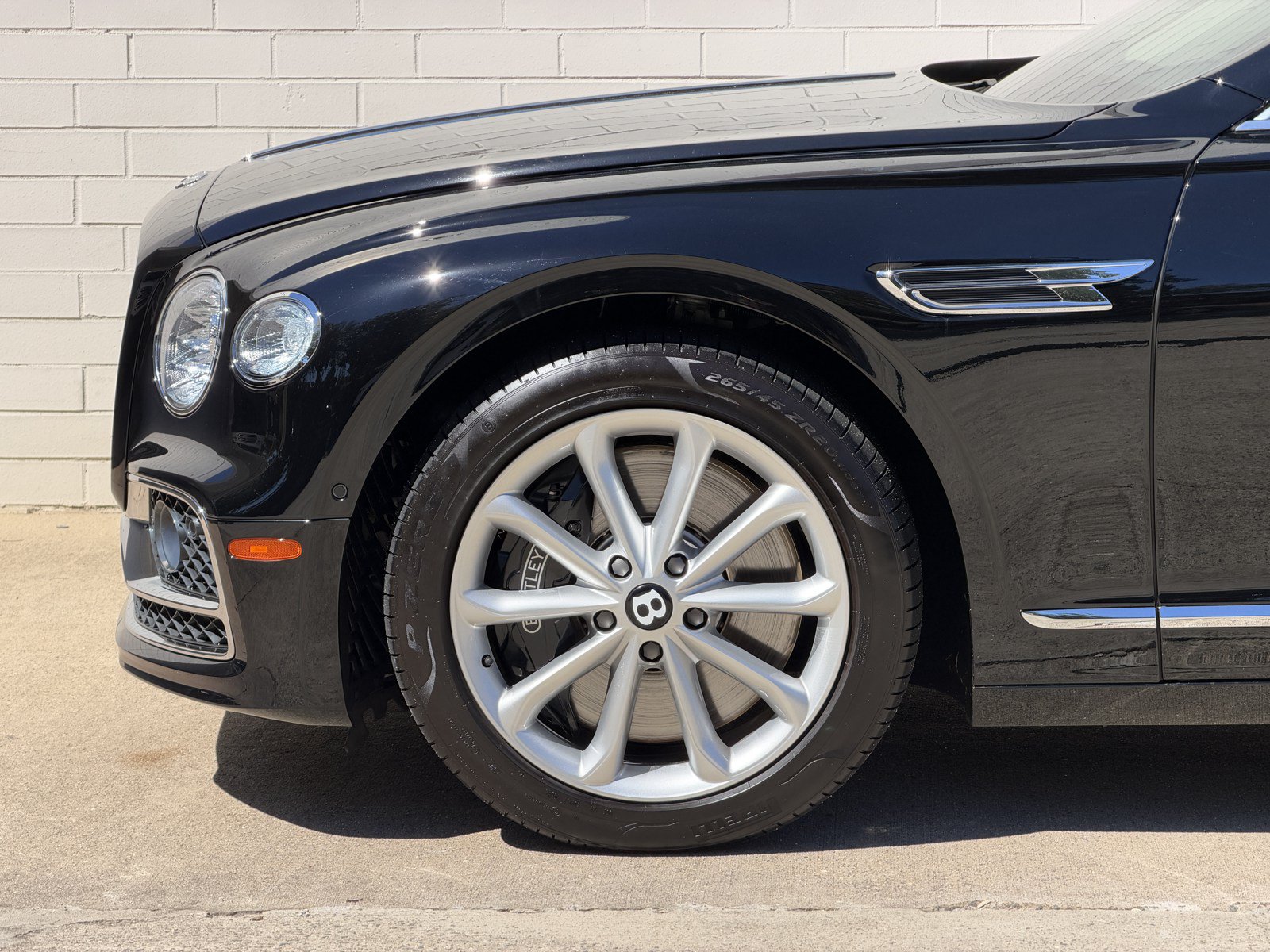 Certified 2023 Bentley Flying Spur V8 AWD/4WD image 13