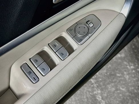 Used 2020 Genesis G70 2.0T RWD image 22