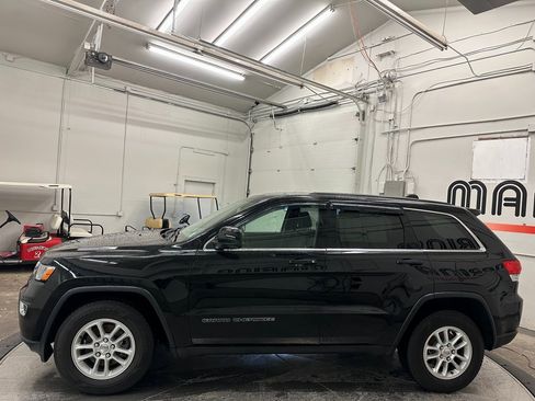 Used 2018 Jeep Grand Cherokee Laredo image 12