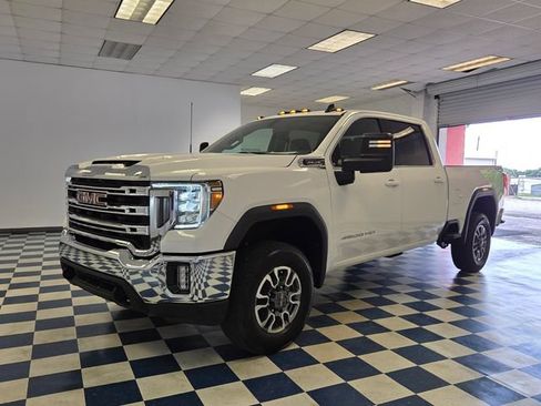 Used 2022 GMC Sierra 2500 SLE w/ SLE Value Package; AWD/4WD image 3
