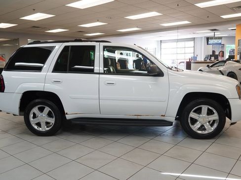 Used 2009 Chevrolet TrailBlazer LT w/ Sun And 6-Disc Cd Package AWD/4WD image 14