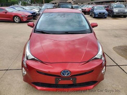 Used 2017 Toyota Prius image 1