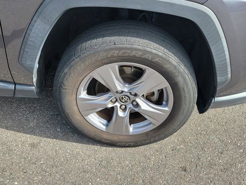 Used 2022 Toyota RAV4 XLE image 40