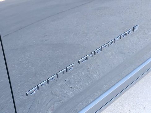 Used 2025 Jeep Grand Cherokee L Altitude RWD image 9