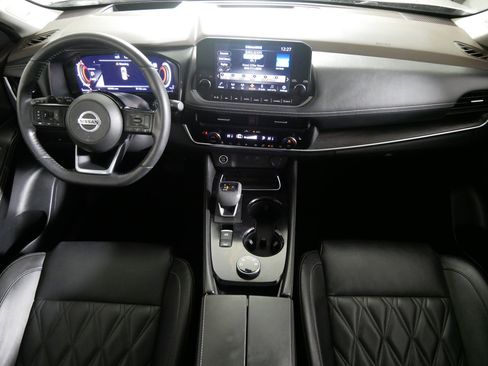 Used 2021 Nissan Rogue Platinum image 10