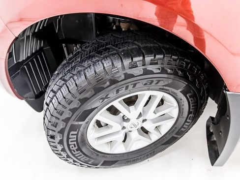 Used 2018 Nissan Frontier SV AWD/4WD image 12