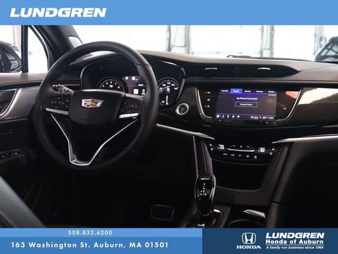 Used 2024 Cadillac XT6 Sport w/ LPO, ONYX Package AWD/4WD image 4