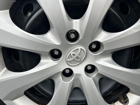 Used 2024 Toyota Corolla LE image 8