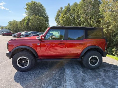 Used 2022 Ford Bronco Outer Banks w/ Sasquatch Package AWD/4WD image 2