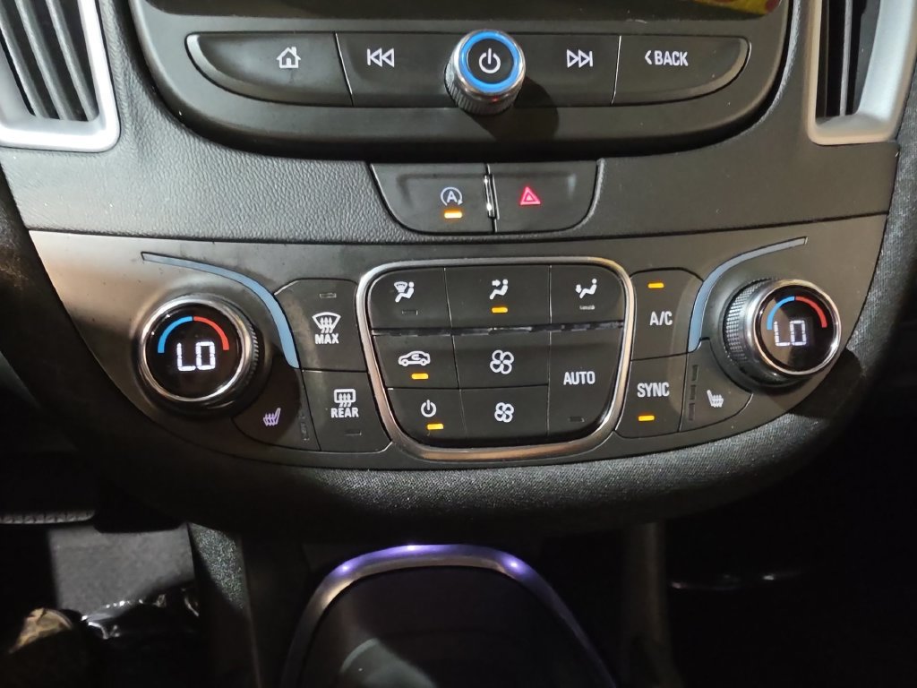 Used 2023 Chevrolet Malibu LT FWD image 16