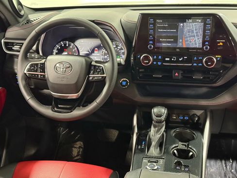 Used 2022 Toyota Highlander XSE image 23