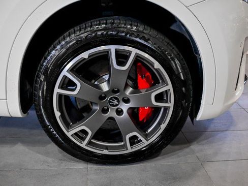 Used 2022 Maserati Levante Modena image 41