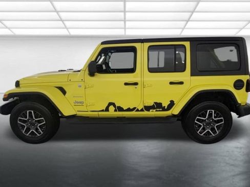 Used 2024 Jeep Wrangler Unlimited Sahara AWD/4WD image 4