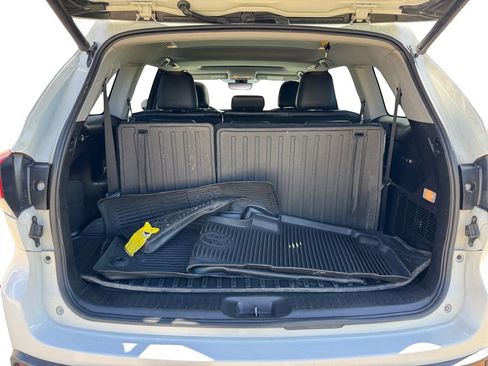 Certified 2019 Toyota Highlander XLE AWD/4WD image 19