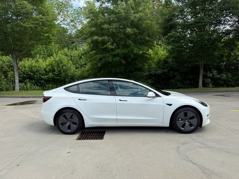 Used 2021 Tesla Model 3 Standard Range Plus RWD image 10