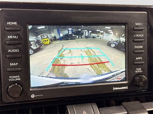 Used 2020 Toyota RAV4 LE image 15