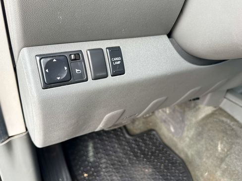 Used 2005 Nissan Frontier LE image 25