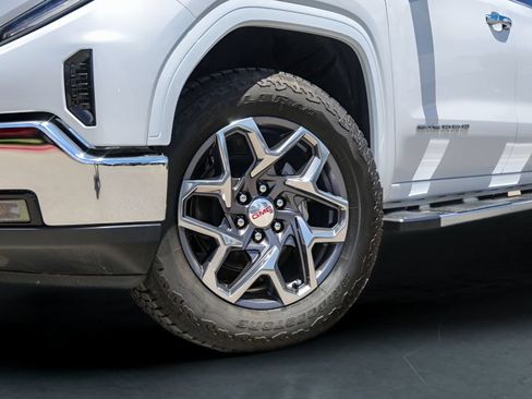Used 2026 GMC Sierra 1500 SLT AWD/4WD image 4