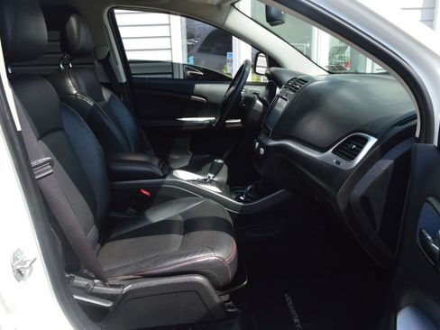 Used 2015 Dodge Journey R/T w/ Flexible Seating Group image 16