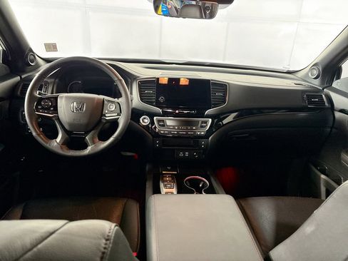 Used 2025 Honda Passport Black Edition image 12