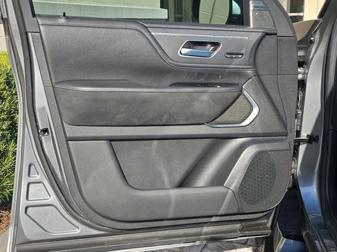 Certified 2025 INFINITI QX80 Sensory image 16