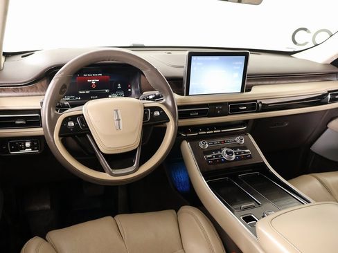 Used 2021 Lincoln Aviator Reserve w/ Equipment Group 202A image 2